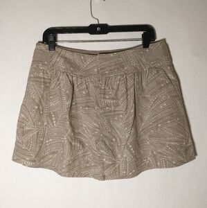 Old Navy patterned mini skirt size 6